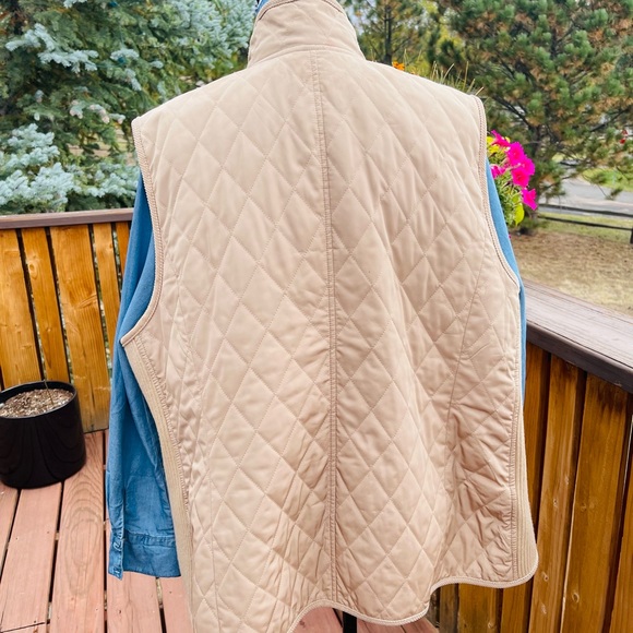 ❗️SALE❗️Talbot’s quilted vest. Perfect for spring/summer layering. - Picture 2 of 4